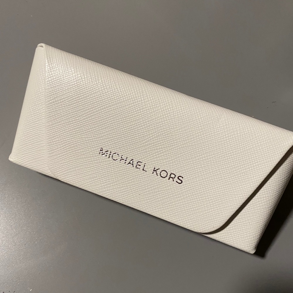 Micheal Kors Glasses Holder 😎